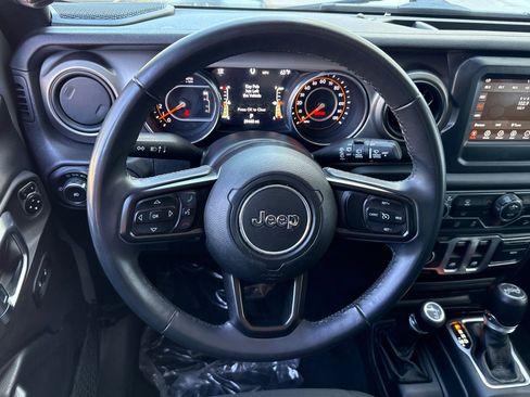 Used 2018 Jeep Wrangler Sport S image 27