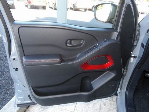 New 2026 Nissan Frontier PRO-4X w/ Pro-4x Convenience Package image 21