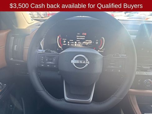 New 2026 Nissan Pathfinder Platinum image 14