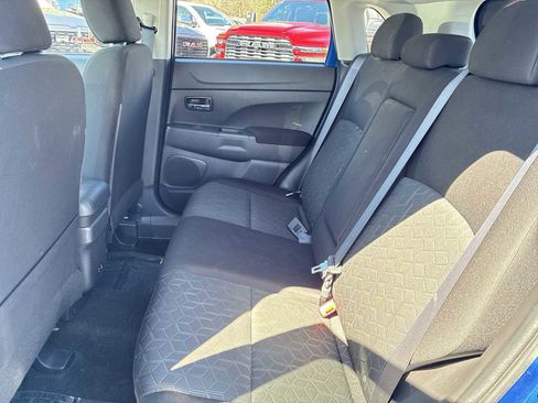 Used 2025 Mitsubishi Outlander Sport LE AWD/4WD image 23