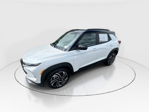 New 2026 Chevrolet TrailBlazer RS w/ Convenience Package FWD image 4