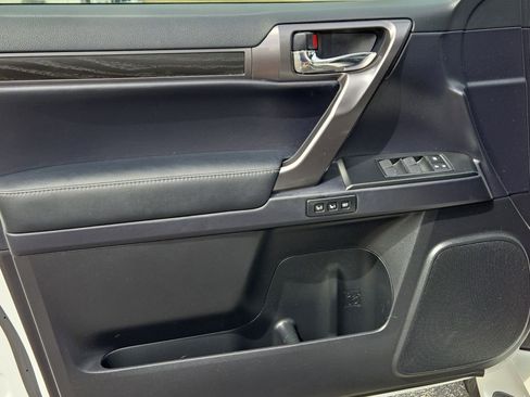 Used 2023 Lexus GX 460 image 13