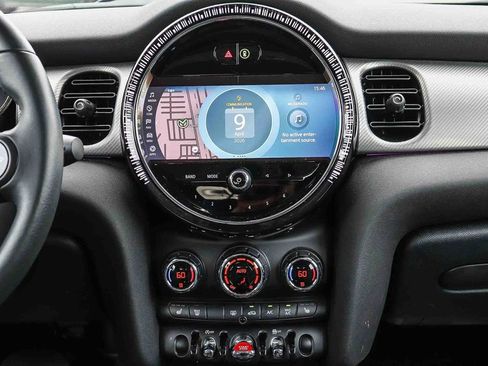 Used 2024 MINI Cooper 4-Door Hardtop FWD image 17