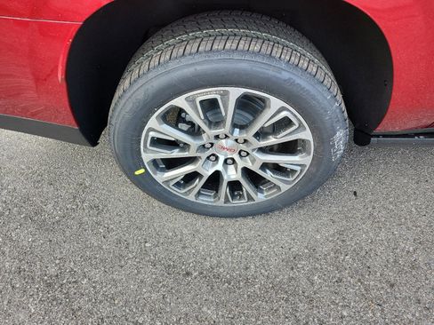 New 2026 GMC Yukon XL Denali w/ Denali Reserve Package image 5