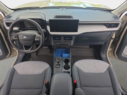 Used 2025 Ford Maverick XLT w/ XLT Luxury Package AWD/4WD image 9