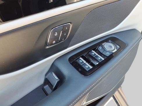 Used 2024 Lincoln Nautilus Reserve image 15