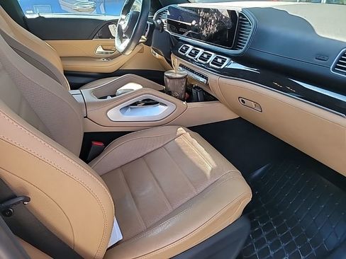 Used 2024 Mercedes-Benz GLS 450 4MATIC image 12
