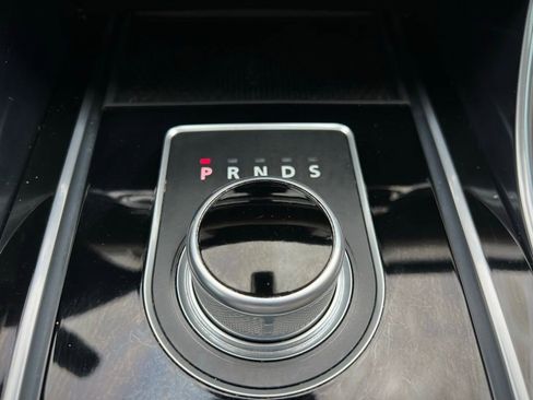 Used 2016 Jaguar XF Premium image 59