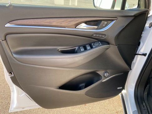 Used 2023 Buick Enclave Avenir w/ Avenir Technology Package image 21