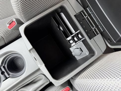 Used 2020 Nissan Frontier SV w/ Midnight Edition Floor Mats image 27