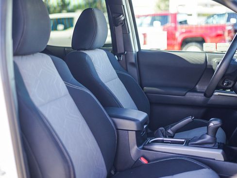 Certified 2023 Toyota Tacoma TRD Off-Road image 17