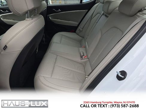 Used 2019 Genesis G70 2.0T Advanced AWD/4WD image 6