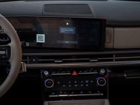 Used 2025 Hyundai Santa Fe SEL FWD image 16