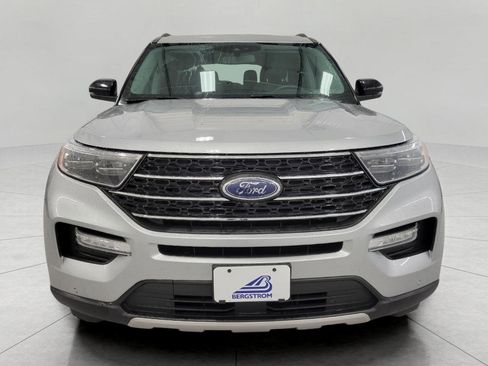 Used 2023 Ford Explorer XLT w/ Equipment Group 202A AWD/4WD image 14