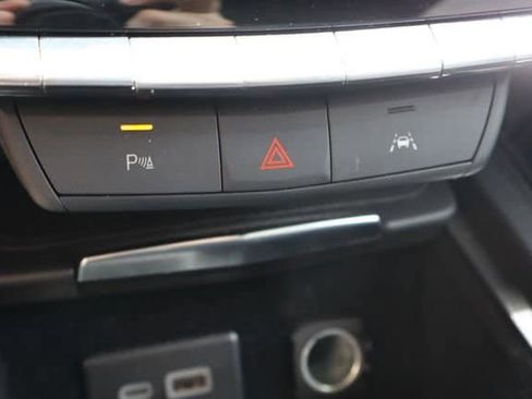 Used 2025 Cadillac XT4 Premium Luxury FWD image 24