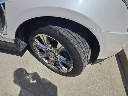 Used 2014 Cadillac SRX Performance FWD image 4