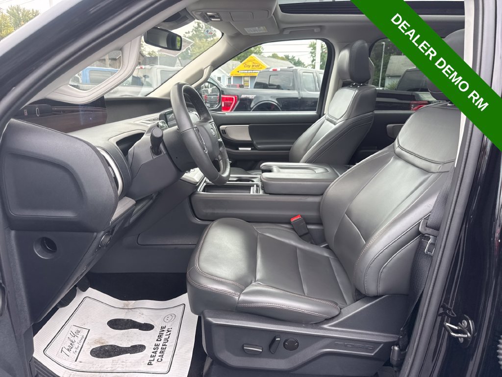 Used 2025 Ford Expedition Max Active AWD/4WD image 24