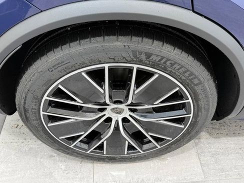 New 2025 Porsche Macan Turbo Electric image 8