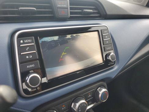 Used 2025 Nissan Versa SV FWD image 19
