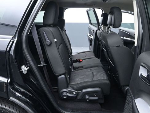 Used 2020 Dodge Journey SE w/ SE Popular Equipment Group FWD image 17