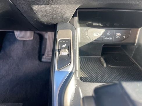 Used 2024 Kia Sorento S image 27