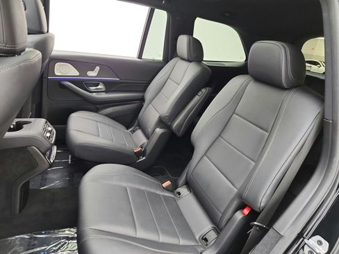Used 2024 Mercedes-Benz GLS 450 4MATIC image 16