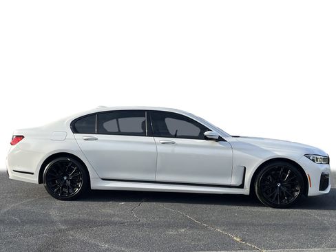 Used 2020 BMW 740i w/ M Sport Package image 29