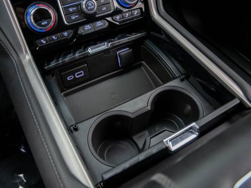 Used 2023 GMC Yukon XL Denali image 26