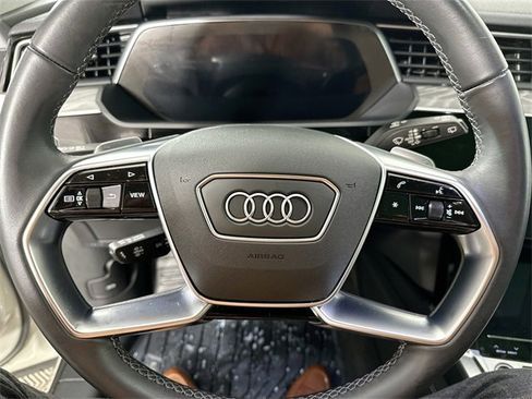 Used 2022 Audi e-tron Premium Plus image 22