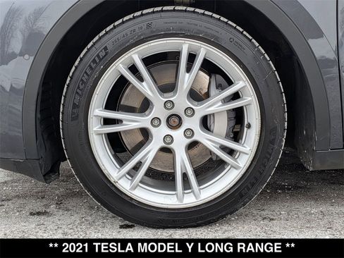 Used 2021 Tesla Model Y Long Range image 18
