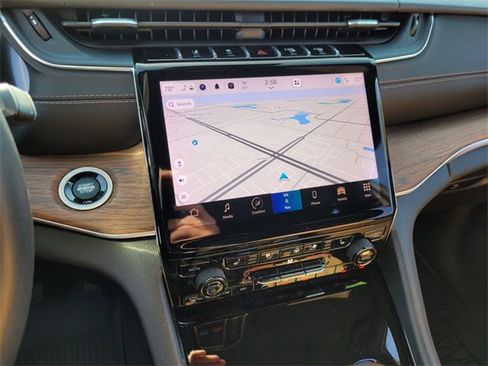 Certified 2022 Jeep Grand Cherokee Summit w/ Adv Protech Group IV image 27