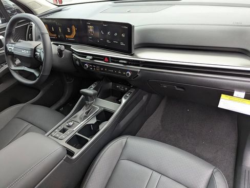 New 2026 Kia Sorento S FWD image 11