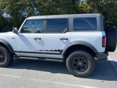 Used 2024 Ford Bronco Wildtrak image 38