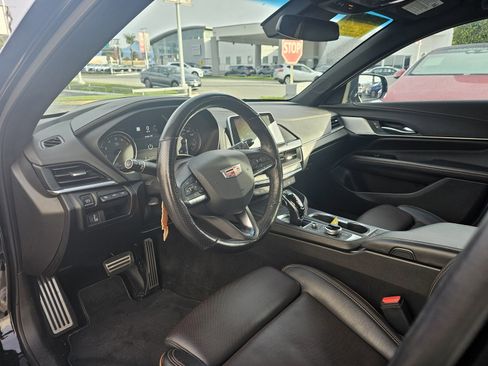 Used 2020 Cadillac CT4 V w/ Climate Package image 5
