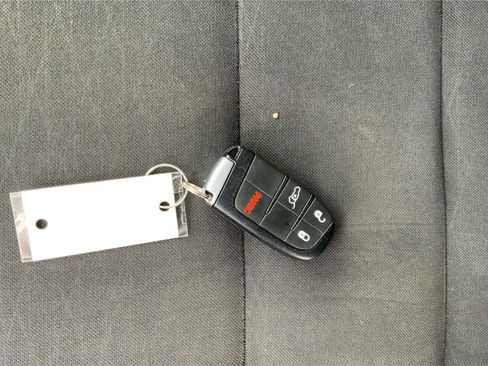 Used 2019 Dodge Durango SXT image 36