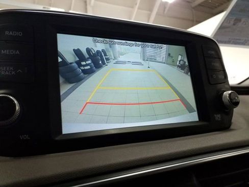 Used 2019 Hyundai Santa Fe Limited AWD/4WD image 9