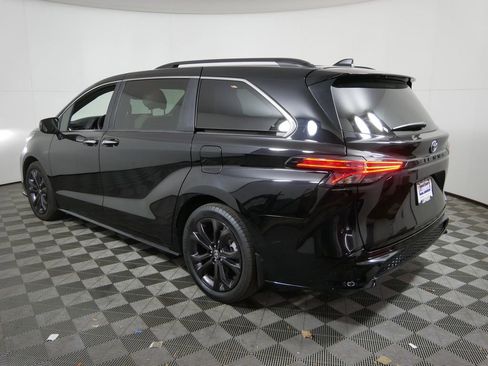 Used 2024 Toyota Sienna XSE image 7