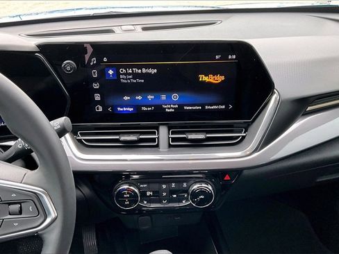 Used 2025 Chevrolet Trax ACTIV w/ Driver Confidence Package image 6