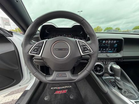 Used 2017 Chevrolet Camaro SS RWD image 12