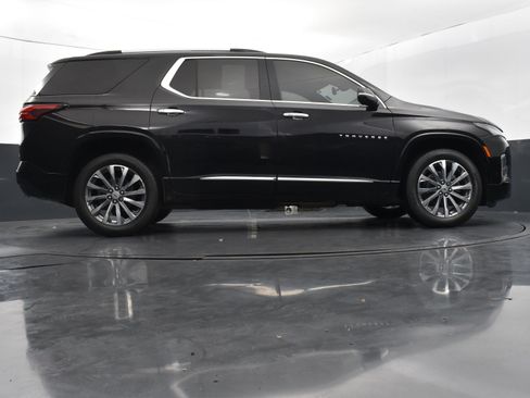 Used 2023 Chevrolet Traverse Premier image 40