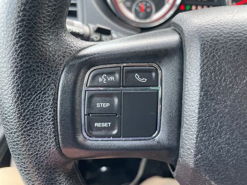 Used 2018 Dodge Grand Caravan SE w/ UConnect Hands-Free Group FWD image 15