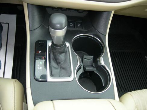 Used 2019 Toyota Highlander Plus image 16