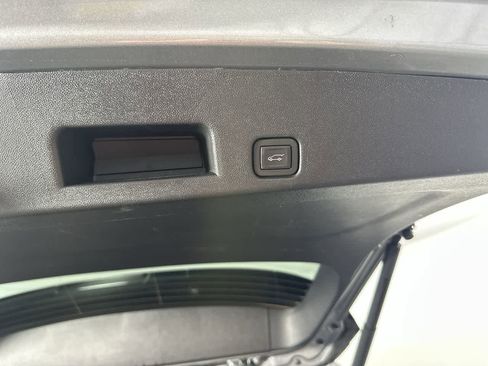 Used 2025 GMC Acadia Elevation AWD/4WD image 27