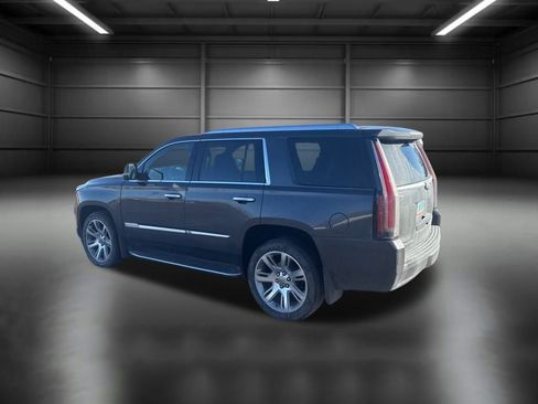 Used 2016 Cadillac Escalade Luxury image 4