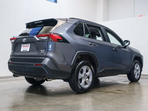 Used 2025 Toyota RAV4 XLE AWD/4WD image 9