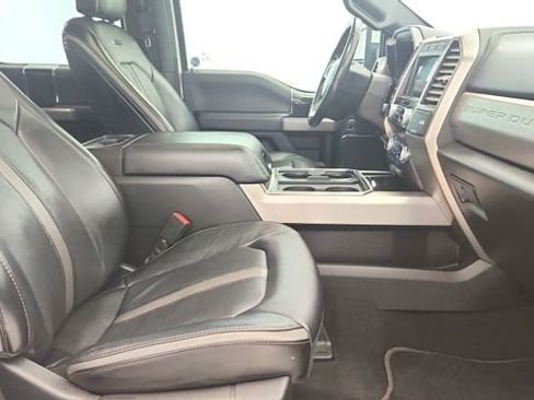 Certified 2021 Ford F250 Platinum w/ FX4 Off-Road Package AWD/4WD image 24
