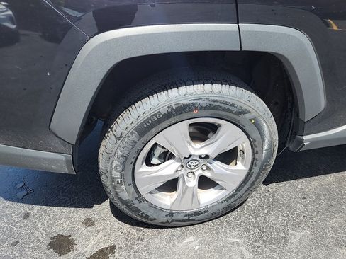 Certified 2025 Toyota RAV4 XLE FWD image 27