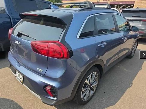 Used 2022 Kia Niro Touring Special Edition FWD image 4