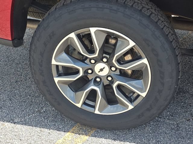 Used 2023 Chevrolet Silverado 1500 RST AWD/4WD image 12