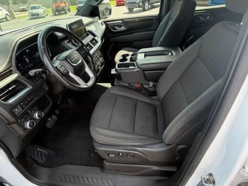 Used 2022 GMC Yukon SLE w/ Gmc Pro Safety Plus Package AWD/4WD image 11
